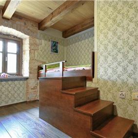 4 bedroom villa with pool near Svetvinčenat, Istria, sleeps 10